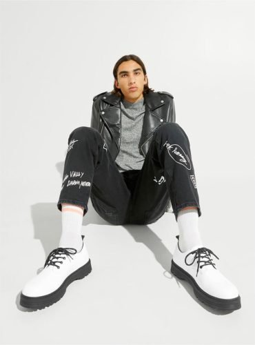 Men’s smart white shoes